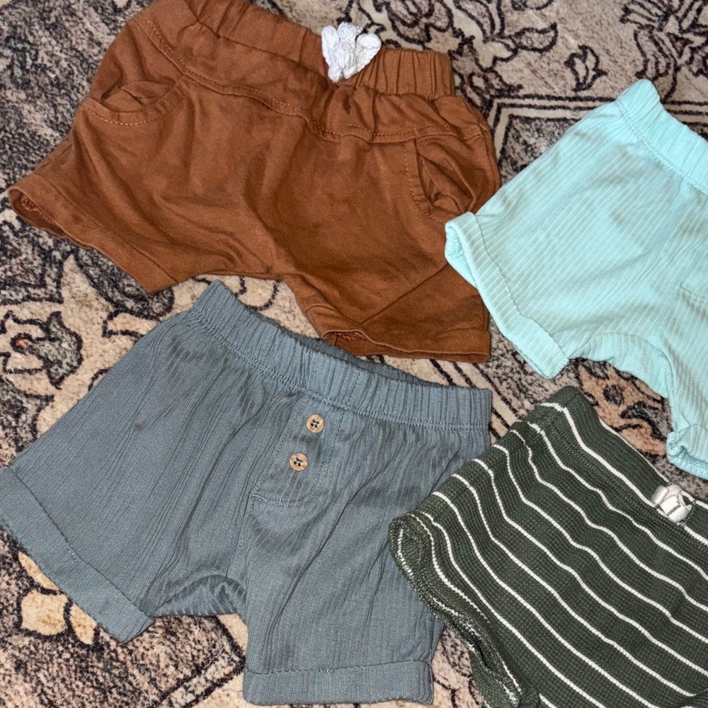 Assorted Kids' Shorts Collection - Picture 2 of 3